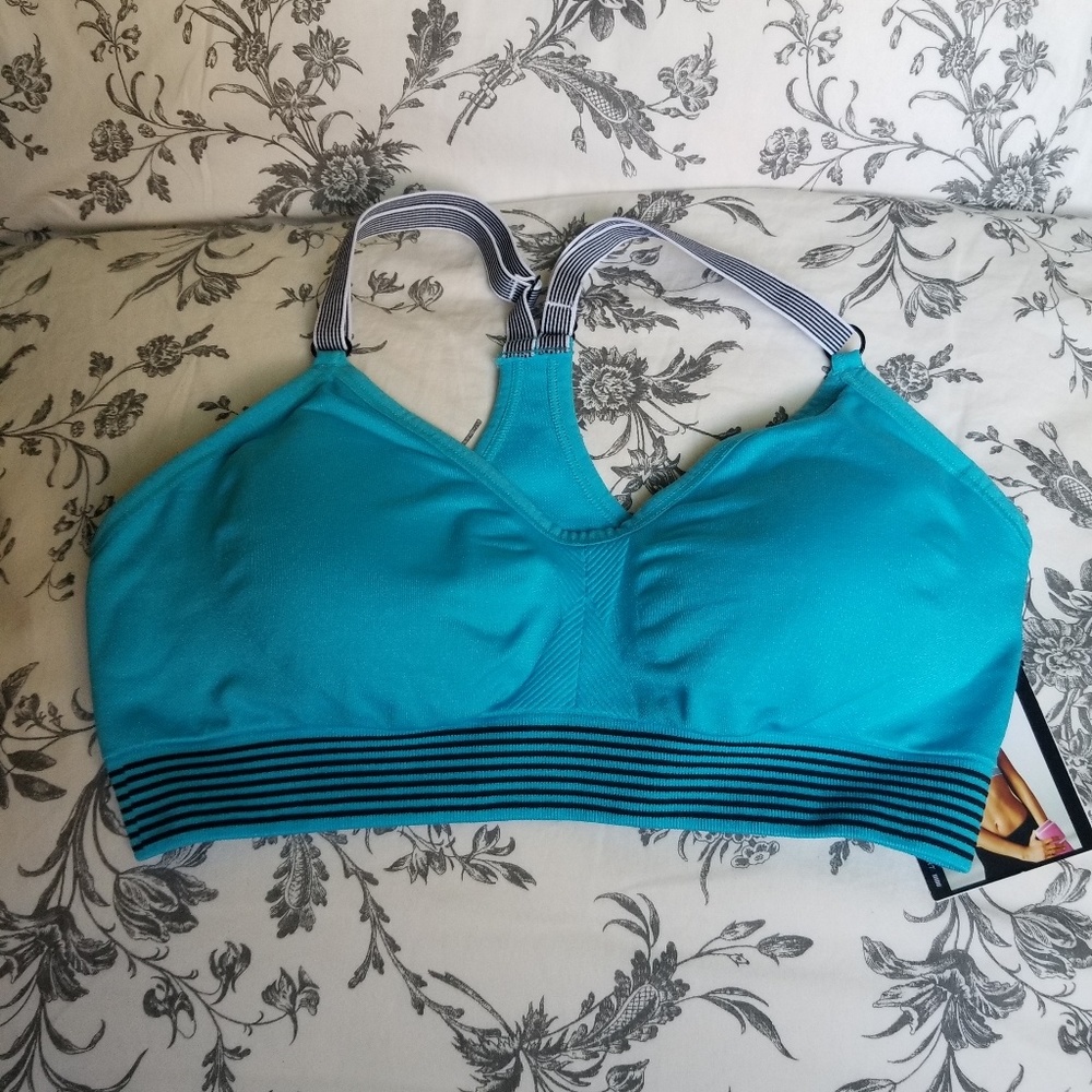 NWT Victoria's Secret Sport sports bra